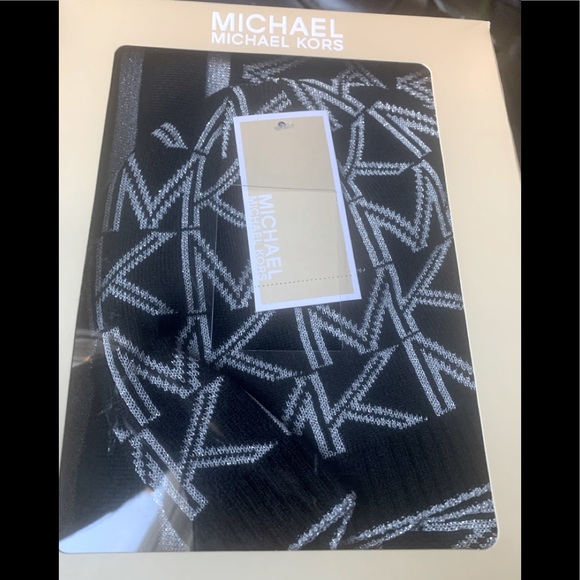 Michael Kors Women's 2 Piece Set MK Repeat Logo new - Picture 1 of 4